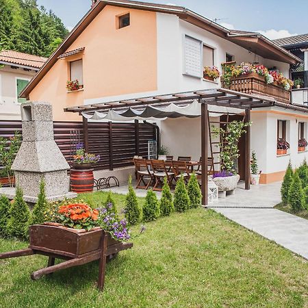 Gotar Apartment With Garden Kobarid Exterior photo