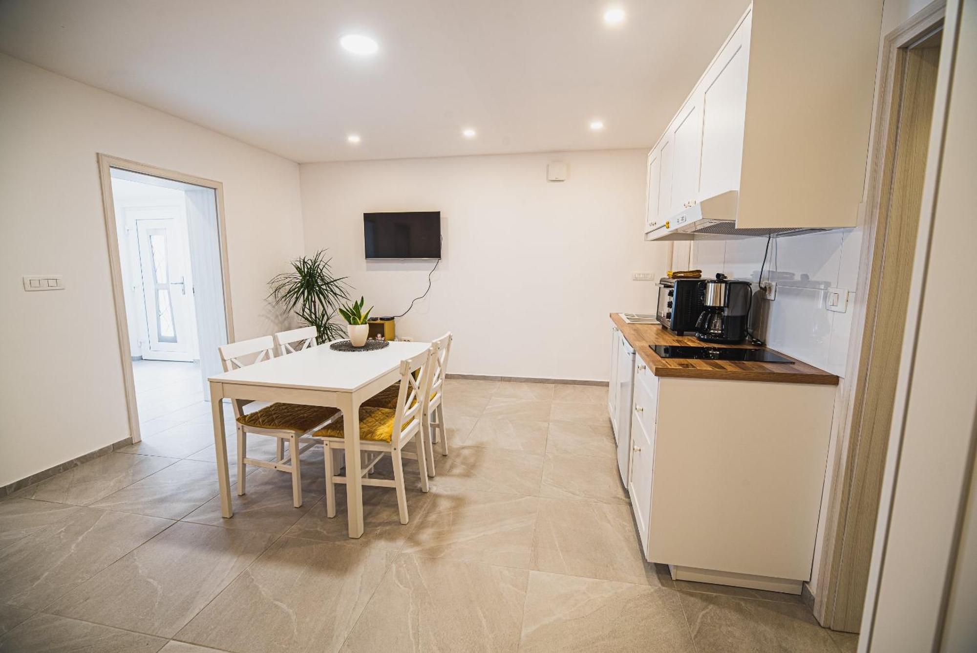 Gotar Apartment With Garden Kobarid Exterior photo